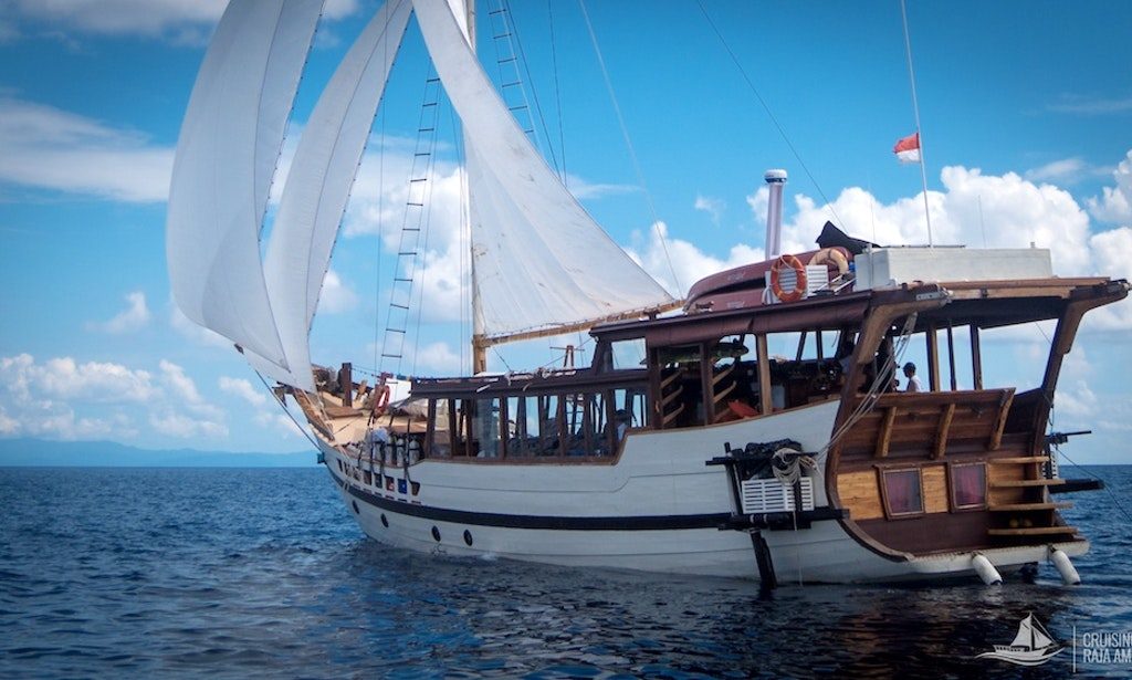 Going on Komodo Liveaboard Budget? Prepare These First!